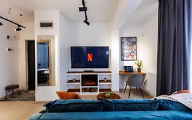 Touchdown Apartment Near Bucharest Airport