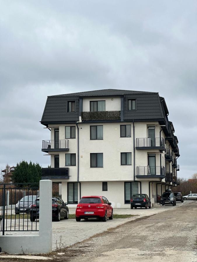 Touchdown Apartment Near Bucharest Airport Otopeni Exterior foto