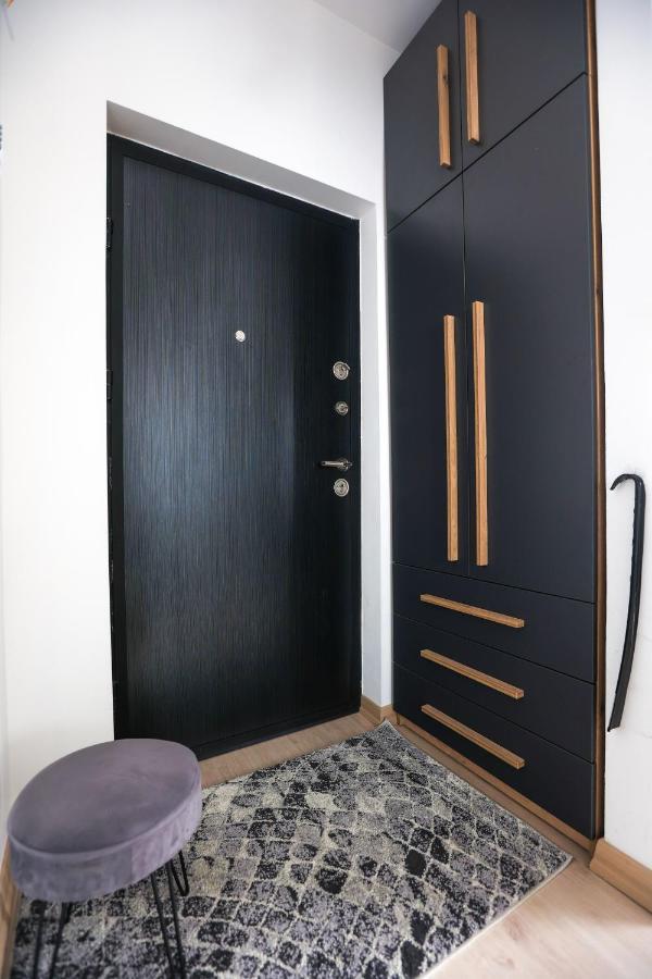 Touchdown Apartment Near Bucharest Airport Otopeni Exterior foto