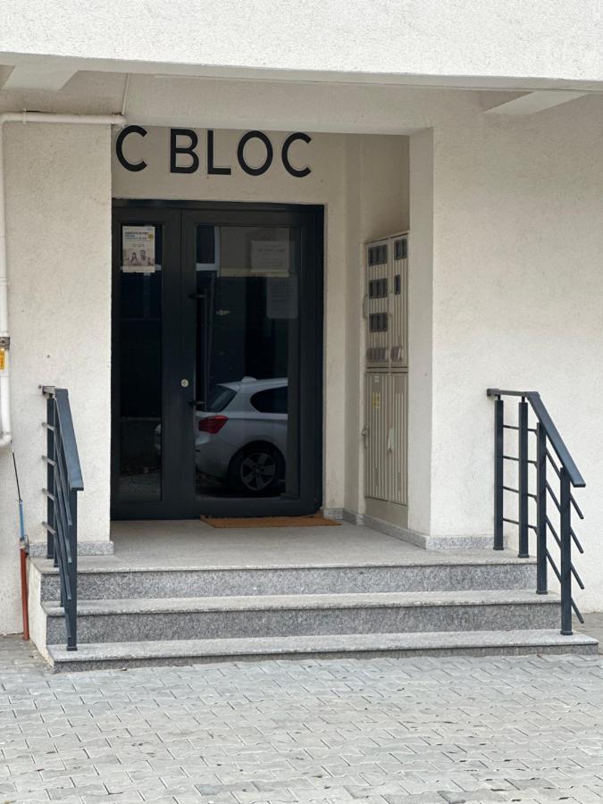 Touchdown Apartment Near Bucharest Airport Otopeni Exterior foto